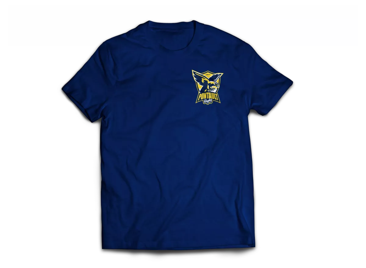 T-shirt merchandising avec proposition de logo pour le Rugby Club de Pontault-Combault conçu par un designer graphique freelance basé près de Paris
