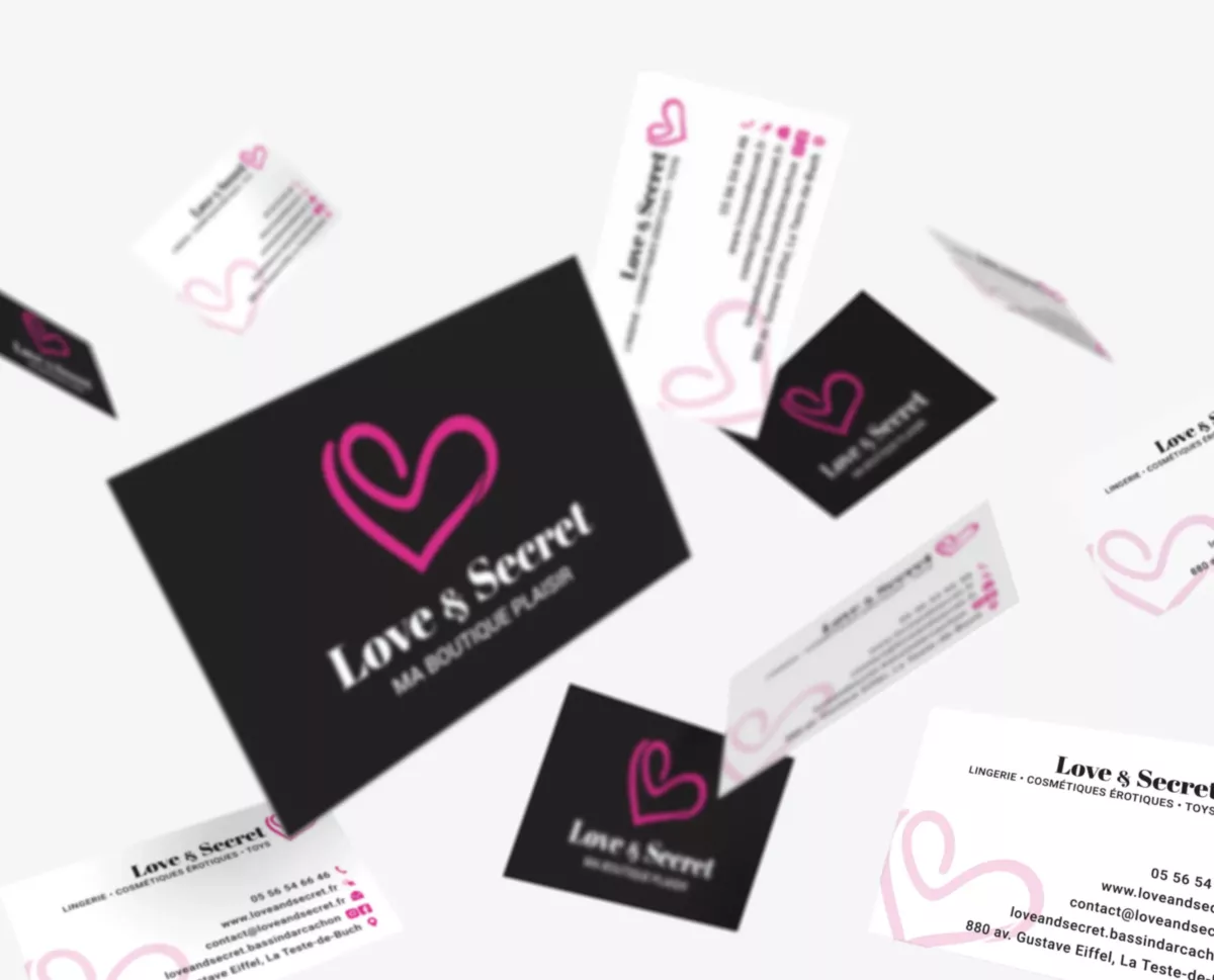 Cartes de visite Love & Secret créées par un graphiste freelance à Paris spécialisé en design graphique et supports print en France