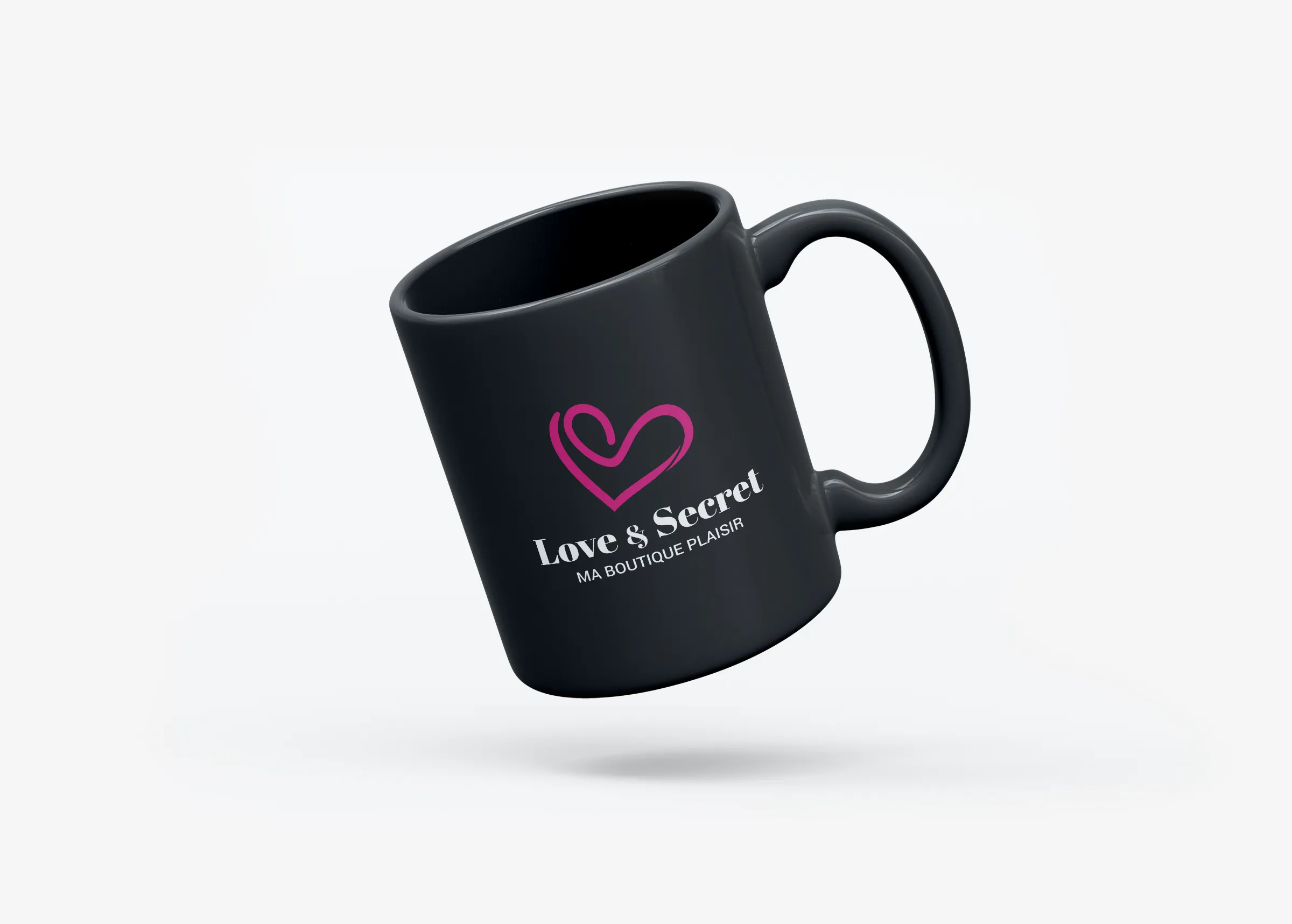 Objet publicitaire Love & Secret créé par un graphiste freelance à Paris spécialisé en branding et design graphique en France