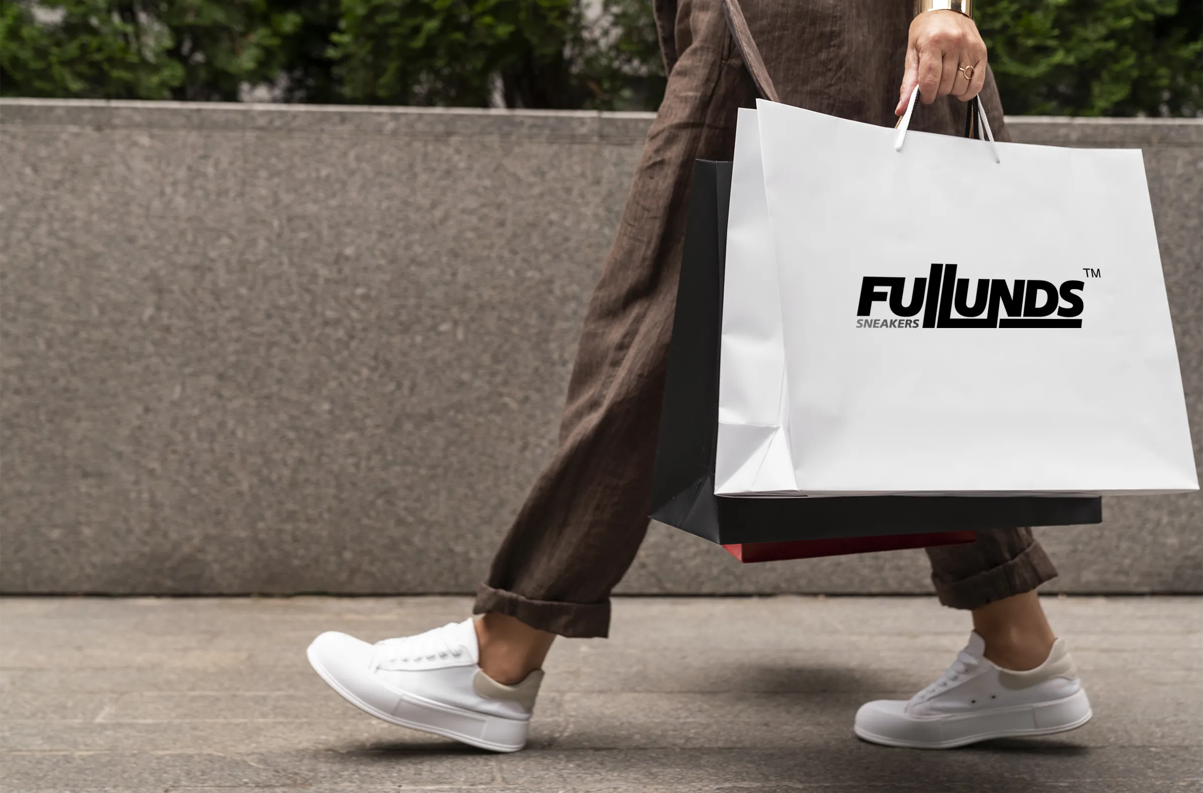 Sacs shopping FullUNDS créés par un graphiste freelance à Paris spécialisé en branding, packaging et identité visuelle en France