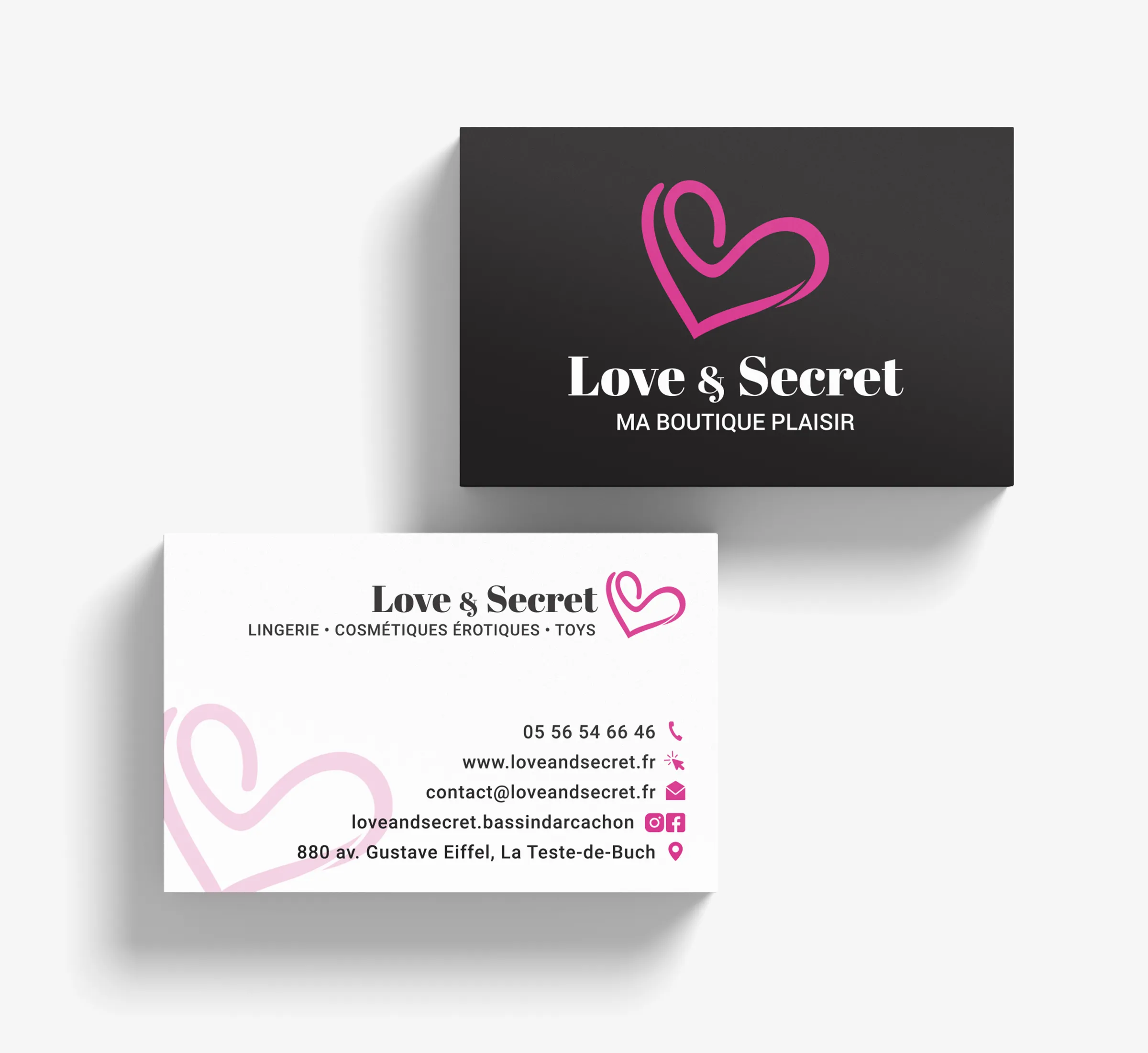 Cartes de visite Love & Secret créées par un graphiste freelance à Paris spécialisé en design graphique et supports print en France