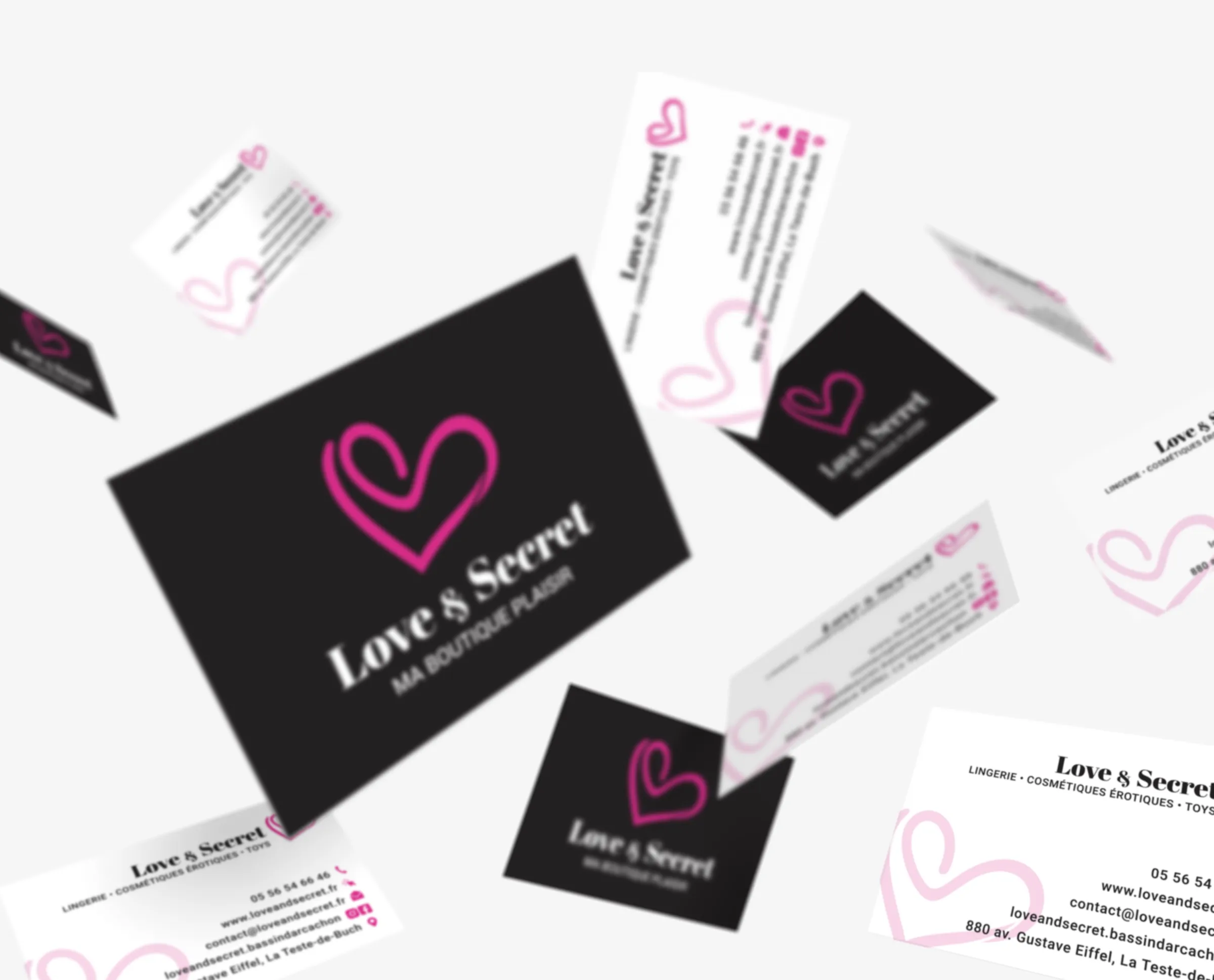 Cartes de visite Love & Secret créées par un graphiste freelance à Paris spécialisé en design graphique et supports print en France